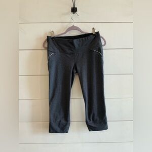 Athleta Relay capri reflective Leggings